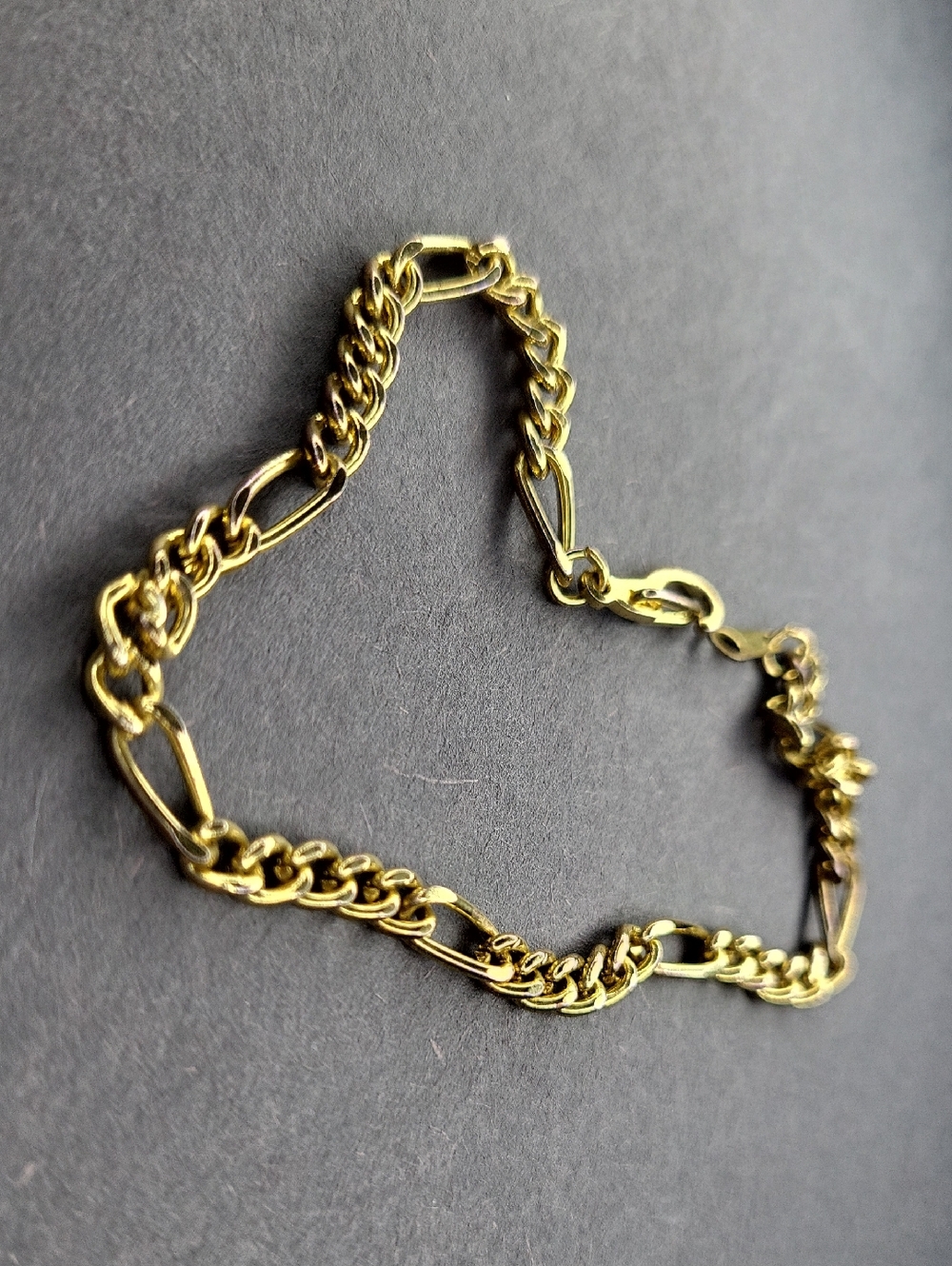 Elegant Gold Chain Bracelet